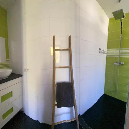 Apartment Spacieux Centre Aix Les Bains *