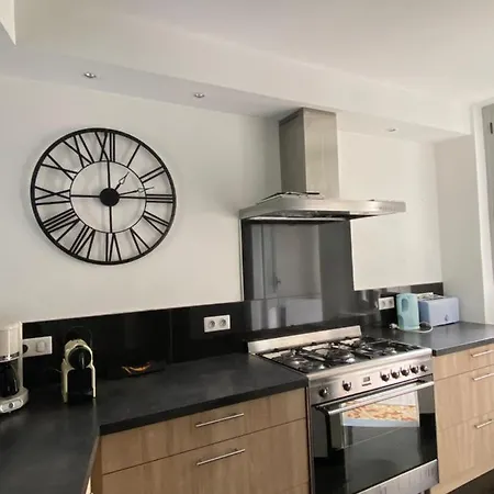 Apartment Spacieux Centre Aix Les Bains